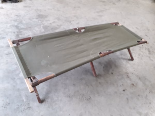 Veld bed hout