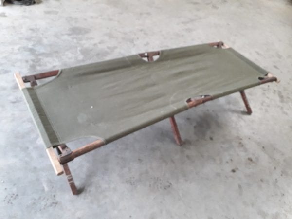 Veld bed hout