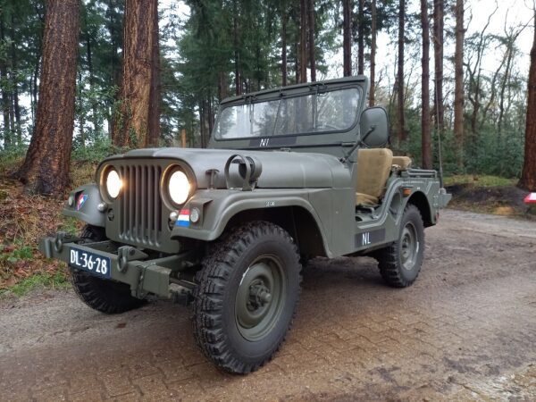 Prachtige nekaf jeep